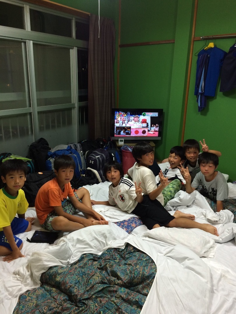 少年　サッカー合宿 27年夏合宿2日目 部屋の様子: ICHIGAO FC BRIO